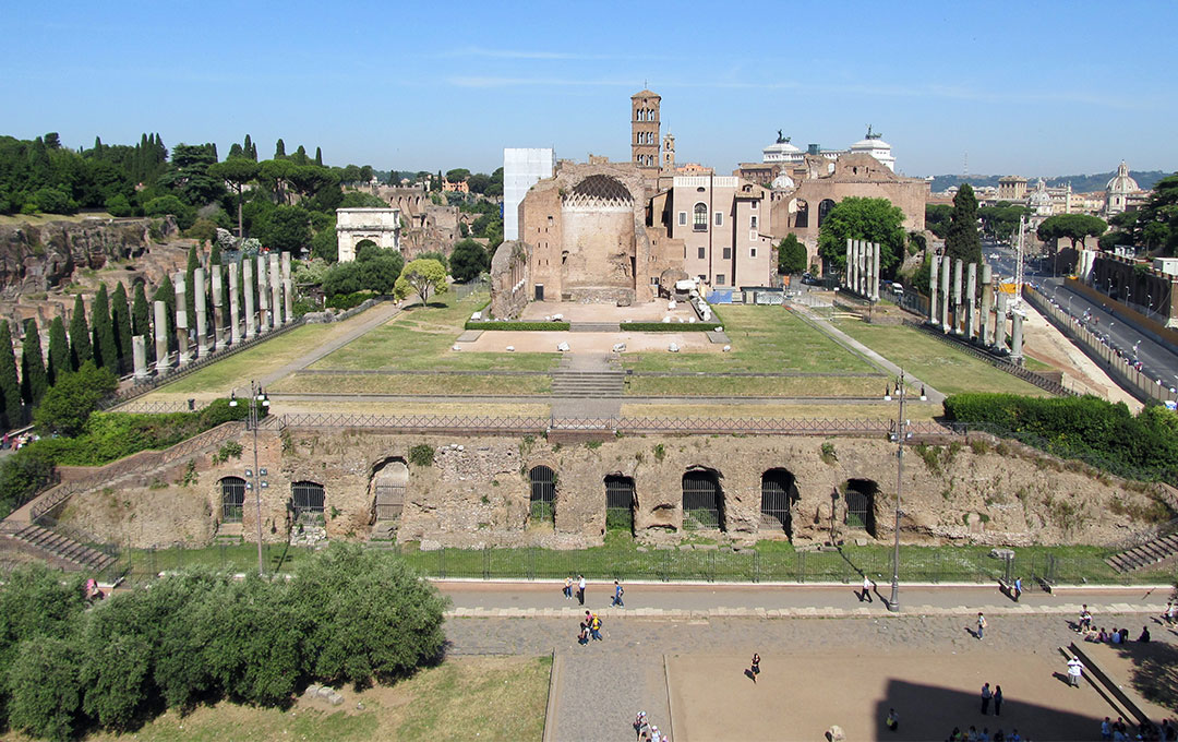Đền-thờ-Venere-và-Roma