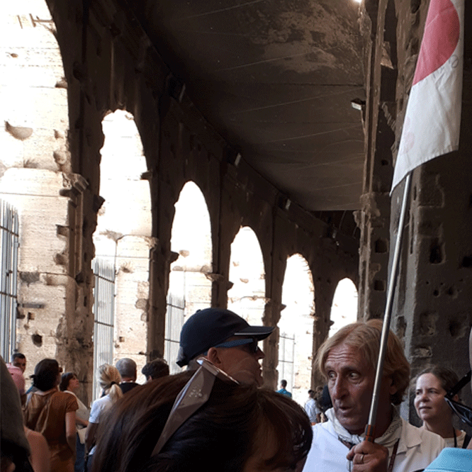 Dịch-vụ-hướng-dẫn-viên-thổ-địa-1