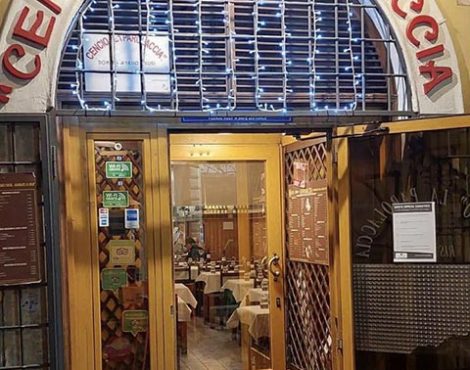 Quán chửi Cencio La Parolaccia ở Roma