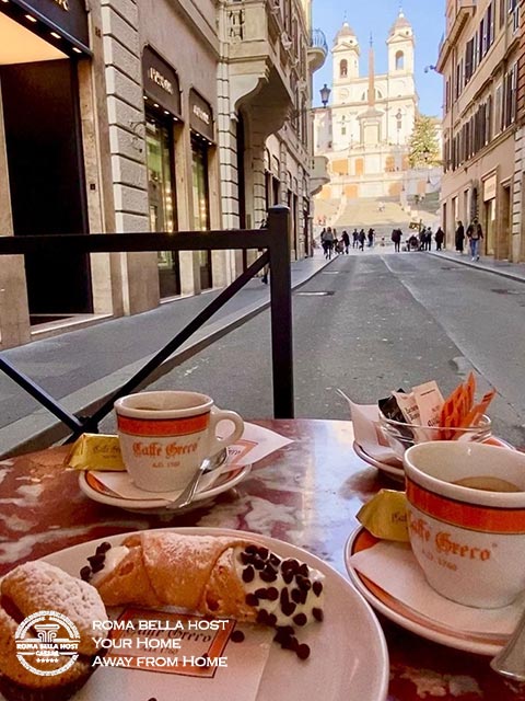 Quán Caffè Greco trên phố Condotti nhìn ra quảng trường Tây Ban Nha