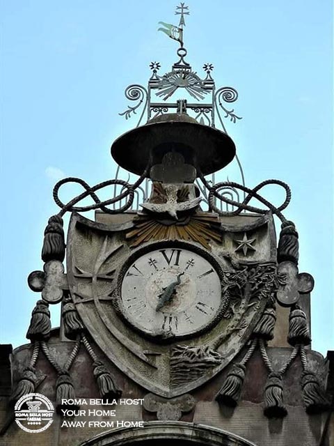 Đồng hồ 6 giờ tại Palazzo del Commendatore - Roma