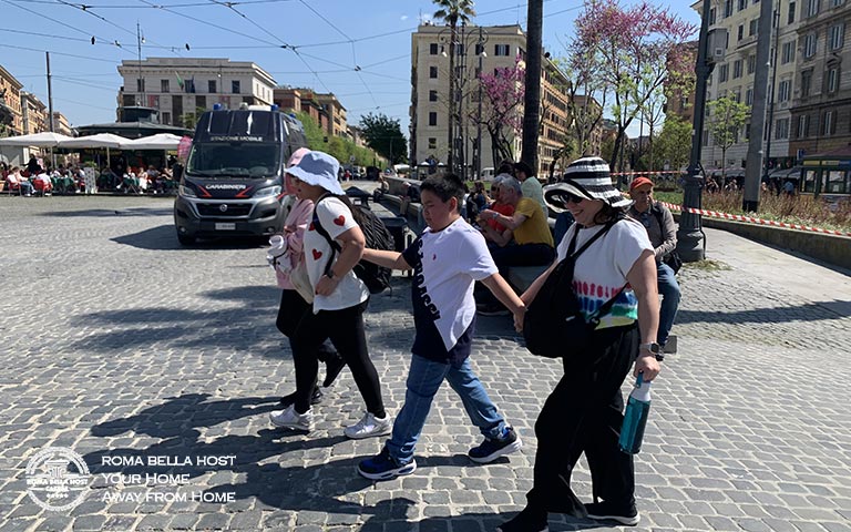 Ba thế hệ từ nơi nửa kia của trái đất tới Vaticano, Roma hành hương