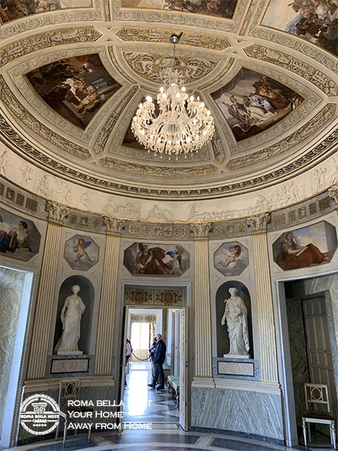 Phòng các Nàng tiên ở tầng hai với cực nhiều họa tiết phong phú và rất đẹp