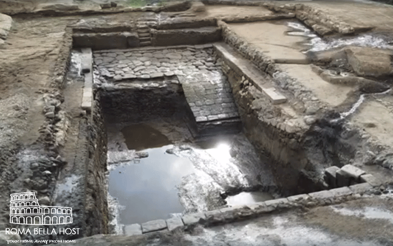 Bế thứ hai có độ sâu bốn mét, một bằng chứng là khu của những gia đình giàu có thời đó