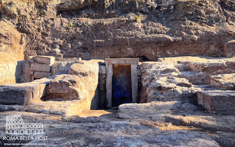 Cổng vào đền thờ hay cổng vào mộ - Khu khảo cổ Pietralata