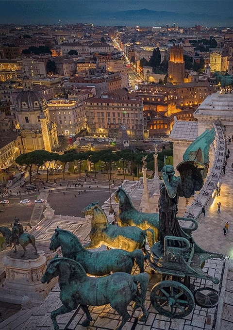 Chỉ ít Euro mua vé lên sân thượng của Vittoriano ngắm toàn cảnh Roma và các Trung tâm La Mã cổ đại  rất đáng đồng tiền 